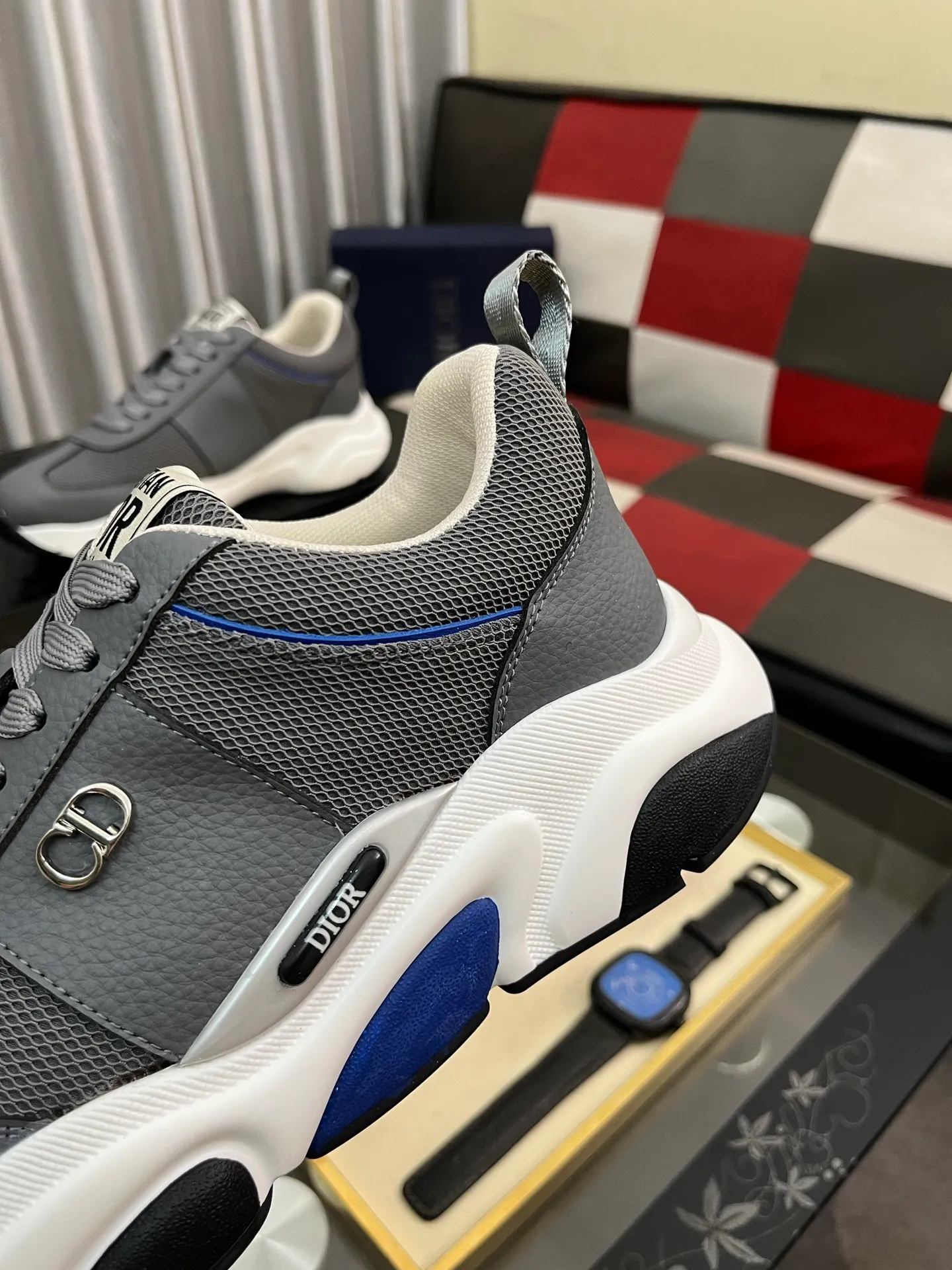 Men's men's shoes💰458⌚️⌚️Dior original quality.~ Unique modern style sneakers. 🏃A must-have casual shoe for trendy men😍😍 Original brand imported from Italy, imported original leather, sheep lining (refuses to discolor and grind feet) Sole: Original sole provided by the original factory, French lazy style design ⚠️Fit to the feet, original quality, super comfortable original sole. Just like shooting the real thing🎬The real thing is better, code number: 38-444⃣️colors available